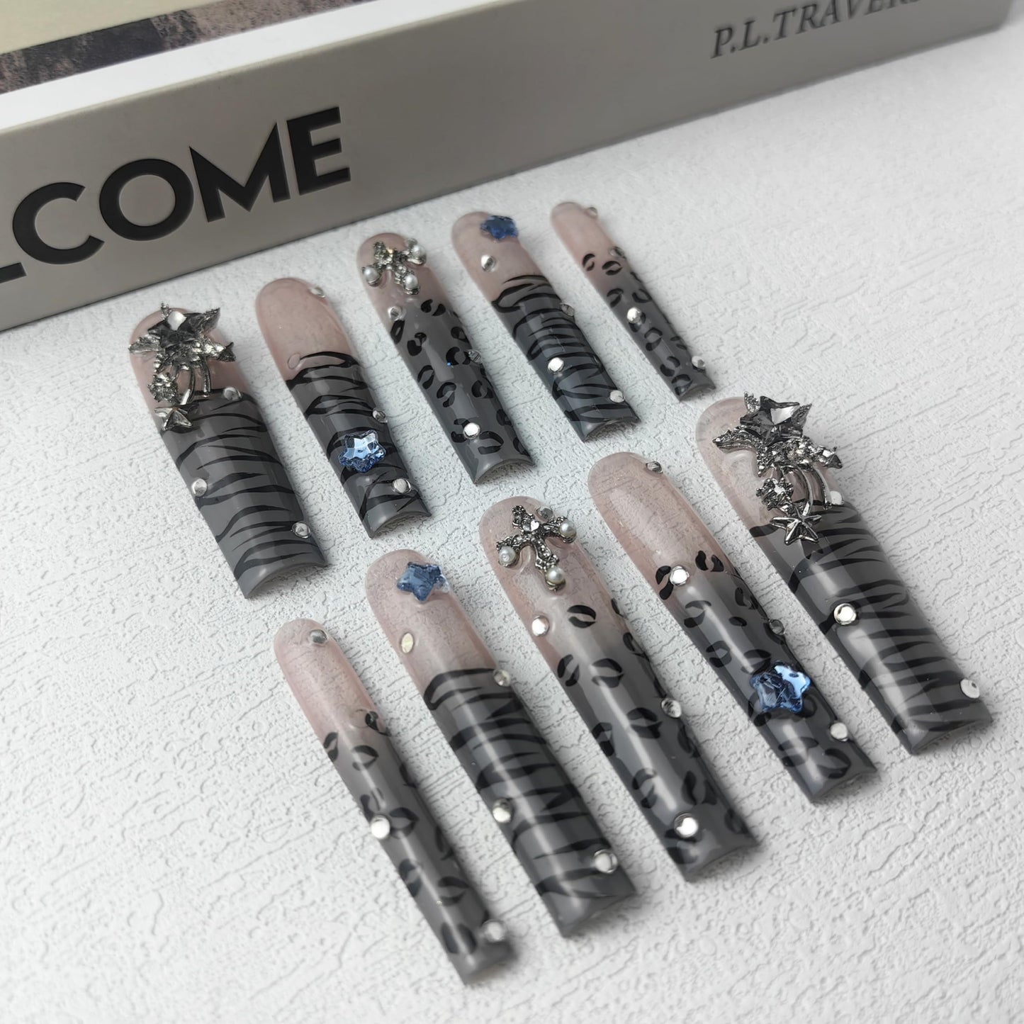 GGddsha Nails 2025 Long Novel Design And Reusable Handmade Nails Pmma Acrylic Nails Press On Nails Kit WithBox Gifts For Women,Stellar Stripe